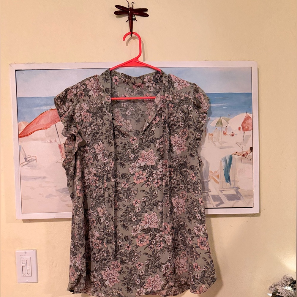 LOFT Floral Ruffle Sleeve Top